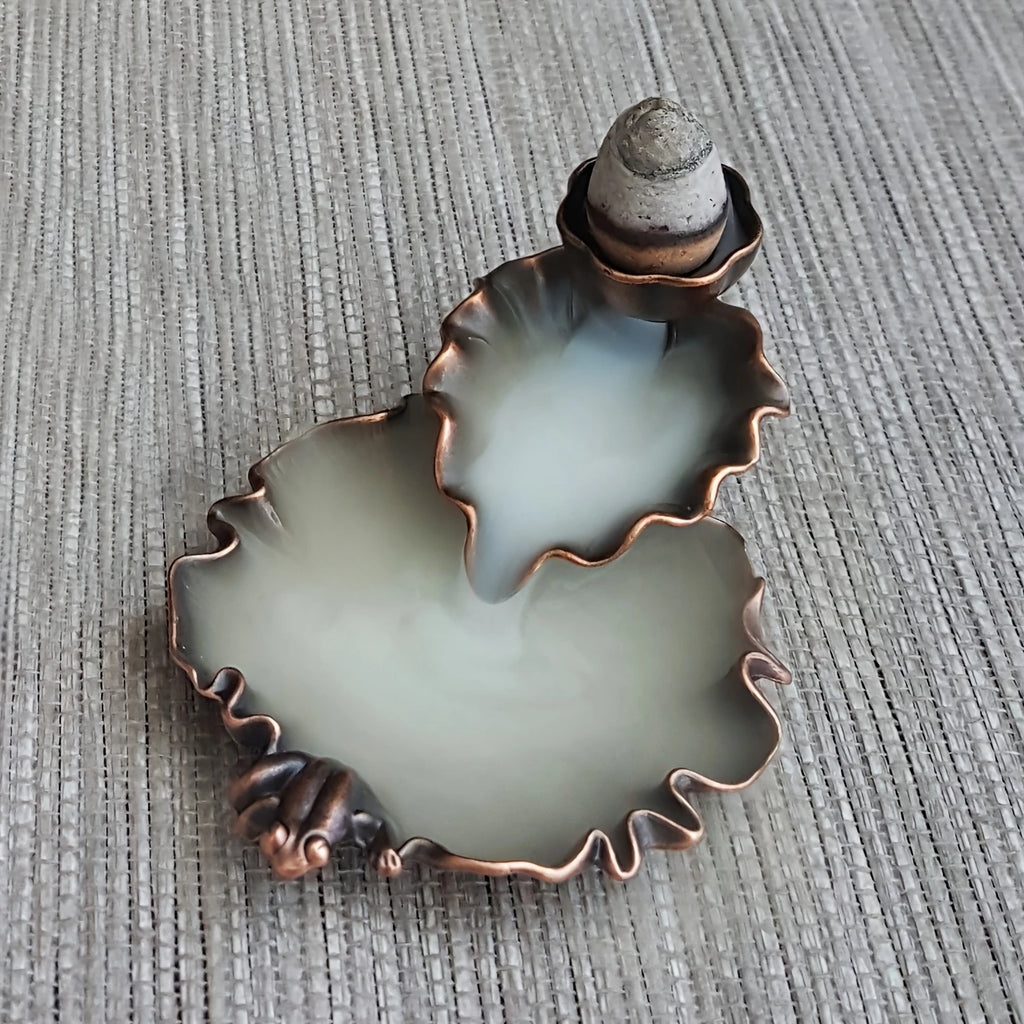 Elegant Leaf-Shaped Zinc Alloy Waterfall Burner Black Copper Zen Meditation Incense Holder for Yoga Spa Home Decor Battery-Free