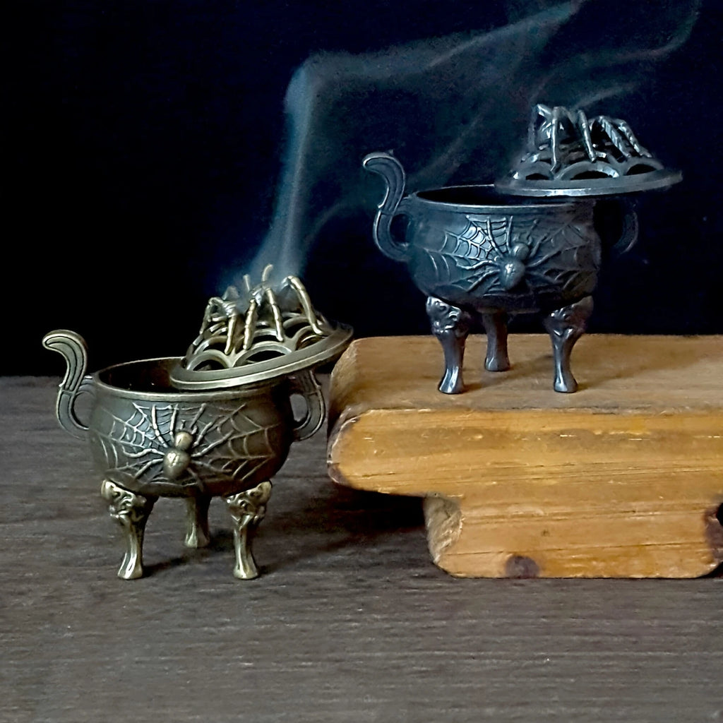 Spider Incense Holder Spider Shaped Design Tripod Lidded Alloy Incense Holder Suitable for Meditation Yoga, Spa, Home