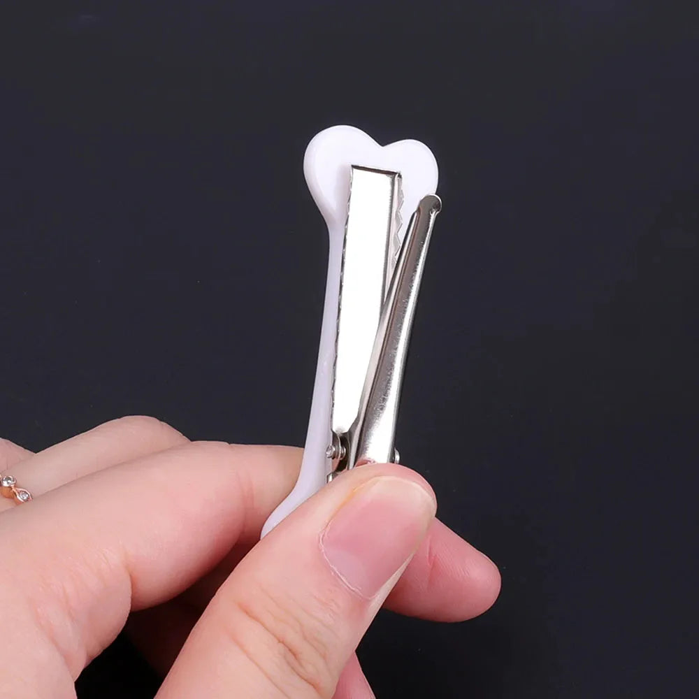 White Bone Hair Clip Cute Cartoon Bobby Pin Y2K Fashion Hair Volume Clip Small Hairpins Barrettes Creative Hair Accessories 2026