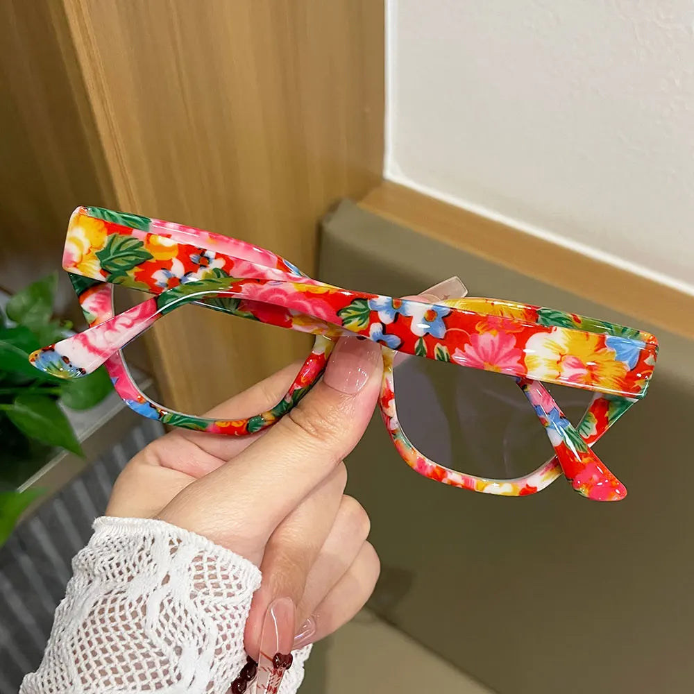 Retro Floral Cat-Eye Reading Glasses for Women, Fashionable Printed Large-Frame Anti-Blue Light Reading Glasses, Personalized Colorful Pattern High-Definition Reading Glasses