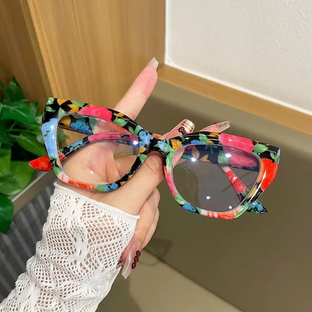 Retro Floral Cat-Eye Reading Glasses for Women, Fashionable Printed Large-Frame Anti-Blue Light Reading Glasses, Personalized Colorful Pattern High-Definition Reading Glasses