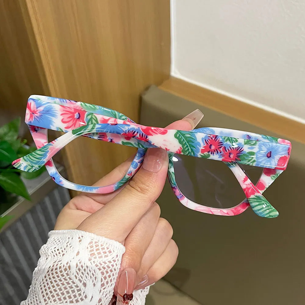 Retro Floral Cat-Eye Reading Glasses for Women, Fashionable Printed Large-Frame Anti-Blue Light Reading Glasses, Personalized Colorful Pattern High-Definition Reading Glasses