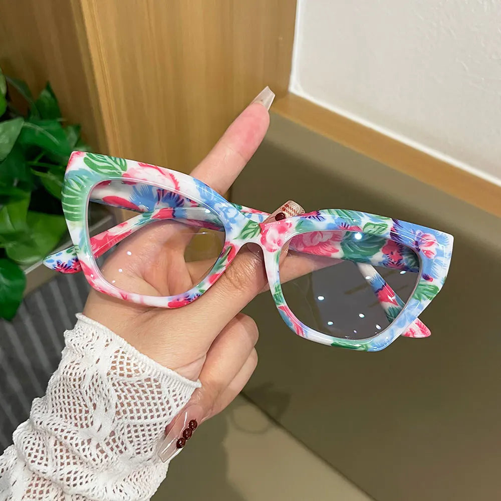 Retro Floral Cat-Eye Reading Glasses for Women, Fashionable Printed Large-Frame Anti-Blue Light Reading Glasses, Personalized Colorful Pattern High-Definition Reading Glasses